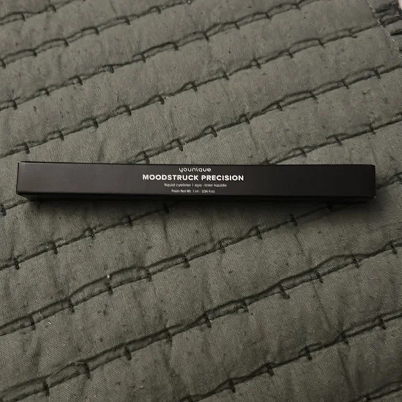 Younique Moonstruck Precision Liquid Eyeliner - Perfect - Picture 2 of 5